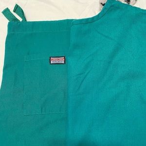 Scrubs set: shirt size (S) Pant size (M)